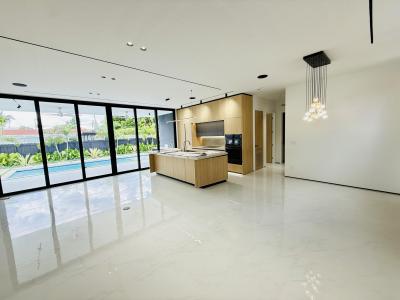 8966 SW 40th Terrace, Miami, Floryda 33165, USA