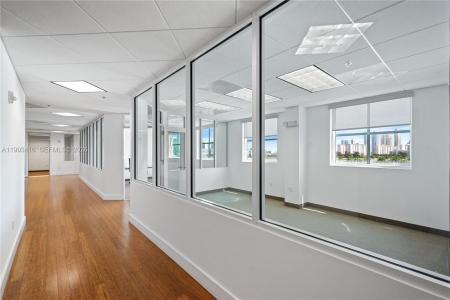 3363 NE 163 Street 602, 603, 604, North Miami Beach, Florida 33160, Estados Unidos