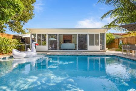 201 NE 16th Ct, Fort Lauderdale, Florida 33305, USA