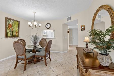 1651 SW 127th Ave 305A, Pembroke Pines, Florida 33027, USA
