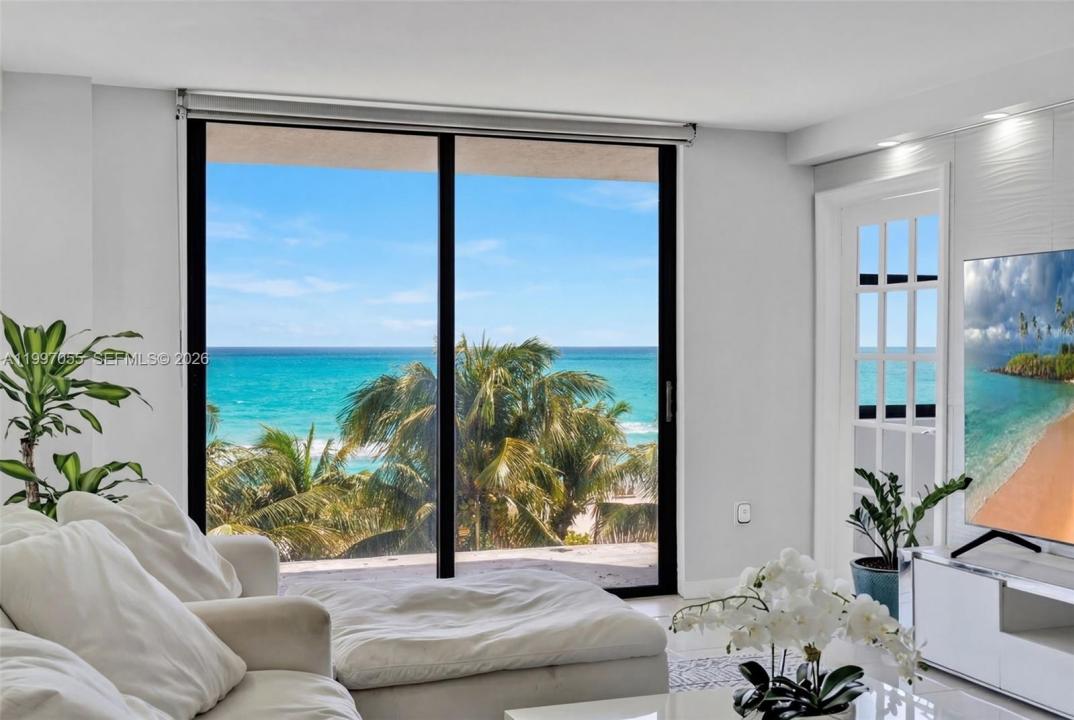 6061 Collins Ave 5F, Miami Beach, Floride 33140, États-Unis