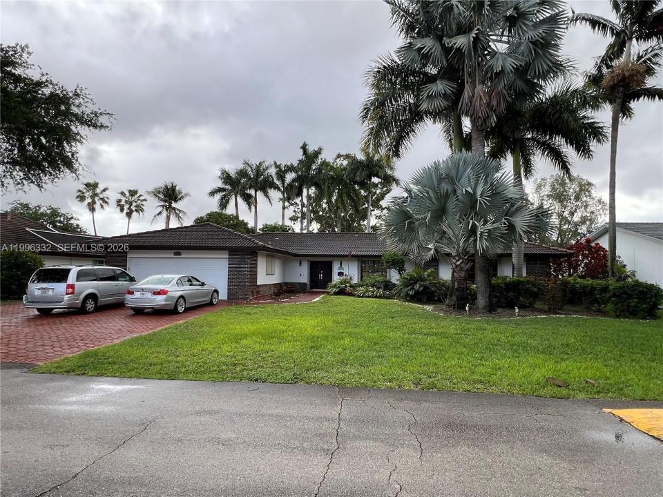 19265 E Saint Andrews Dr, Hialeah, Florida 33015, Stati Uniti