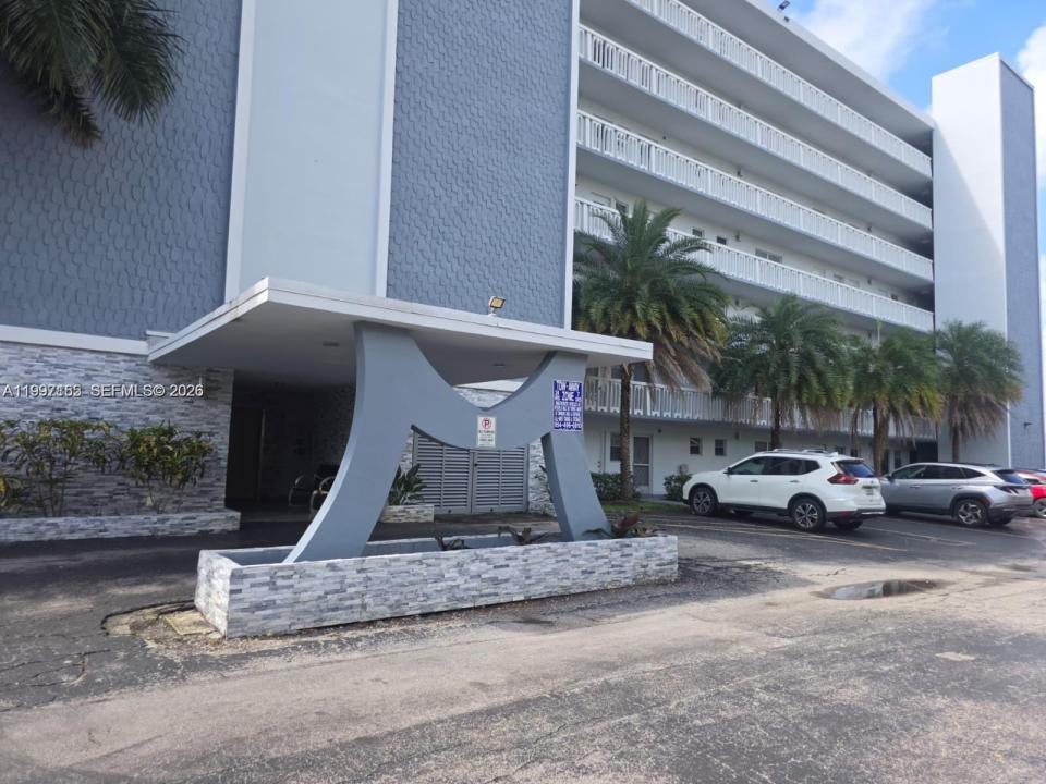 320 NE 12th Ave 703, Hallandale Beach, Floride 33009, États-Unis