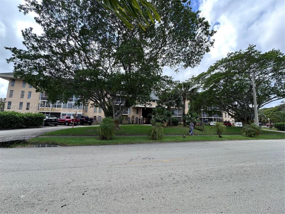 4848 NW 24th Ct 412, Lauderdale Lakes, Floride 33313, États-Unis