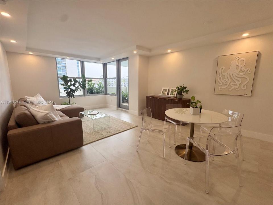 2899 Collins Ave 424, Miami Beach, Florida 33140, Stati Uniti