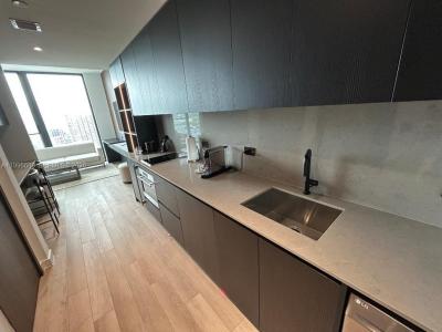 20 NE 11 st 3301, Miami, Florida 33132, USA