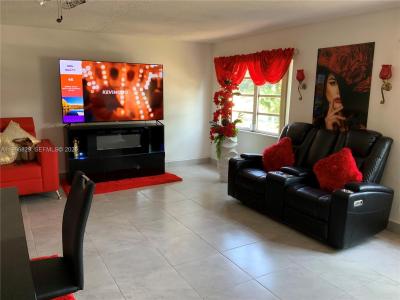 1300 W 53rd St 35, Hialeah, Florida 33012, USA