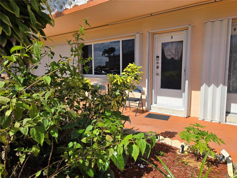 820 SW 11th Ave 5B, Hallandale Beach, Floride 33009, États-Unis