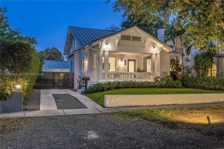 320 NE 88th St, El Portal, فلوريدا 33138, الولايات المتحدة