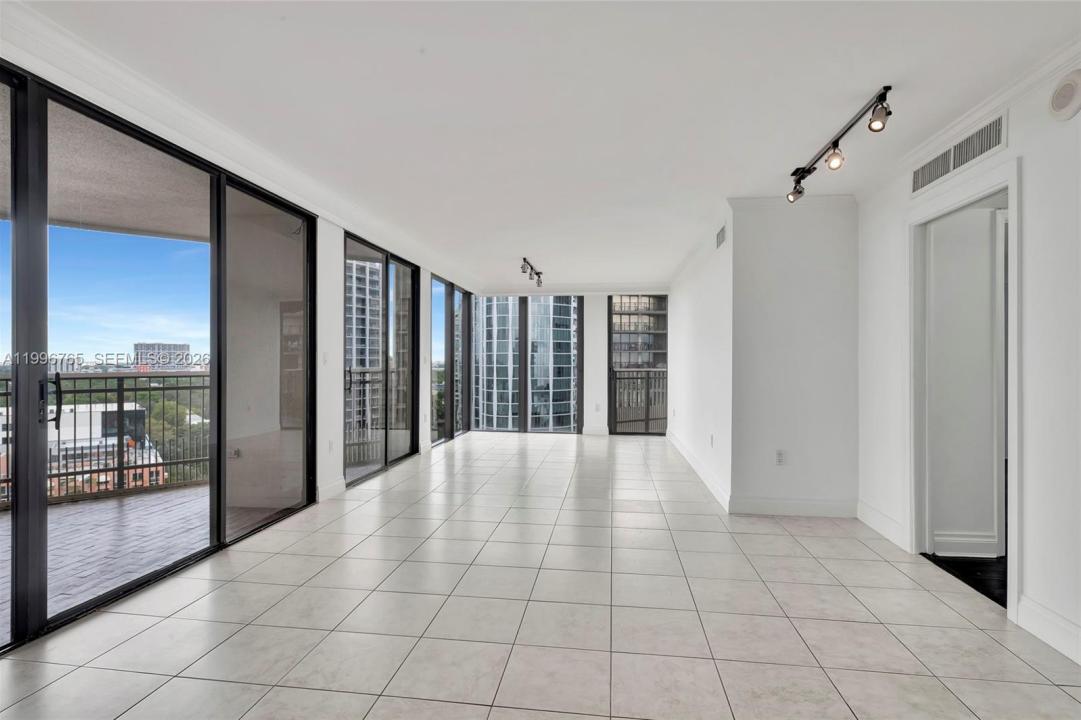 2901 S Bayshore Dr 16G, Miami, Florida 33133, USA