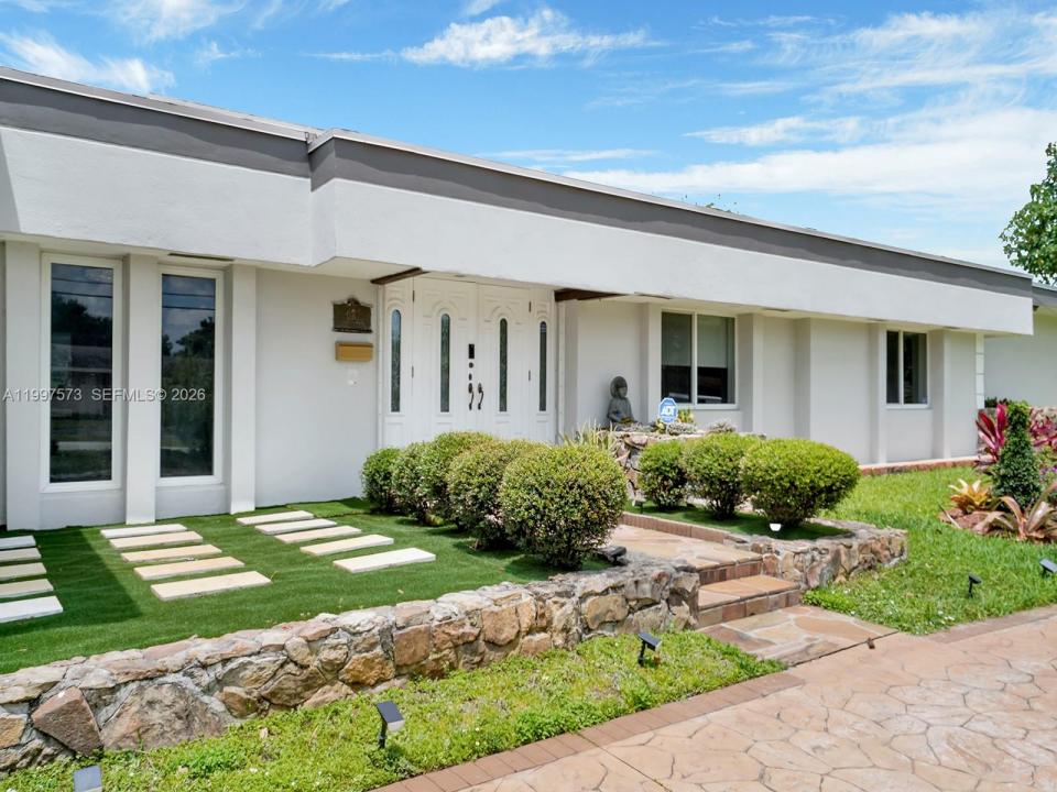621 E Tropical Way, Plantation, Florida 33317, Stati Uniti