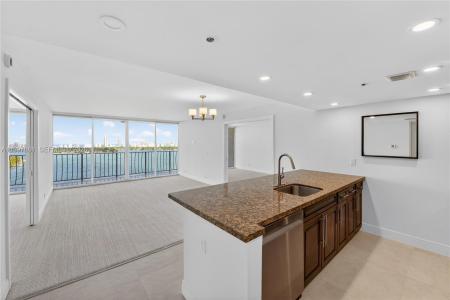 7601 E Treasure Dr 2319, North Bay Village, Florida 33141, USA