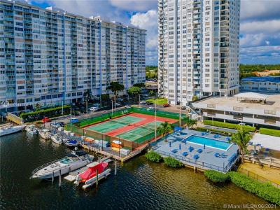 2750 NE 183rd St 801, Aventura, Florida 33160, USA