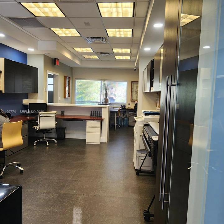 2441 NW 93 104-B, Doral, Florida 33172, Stati Uniti