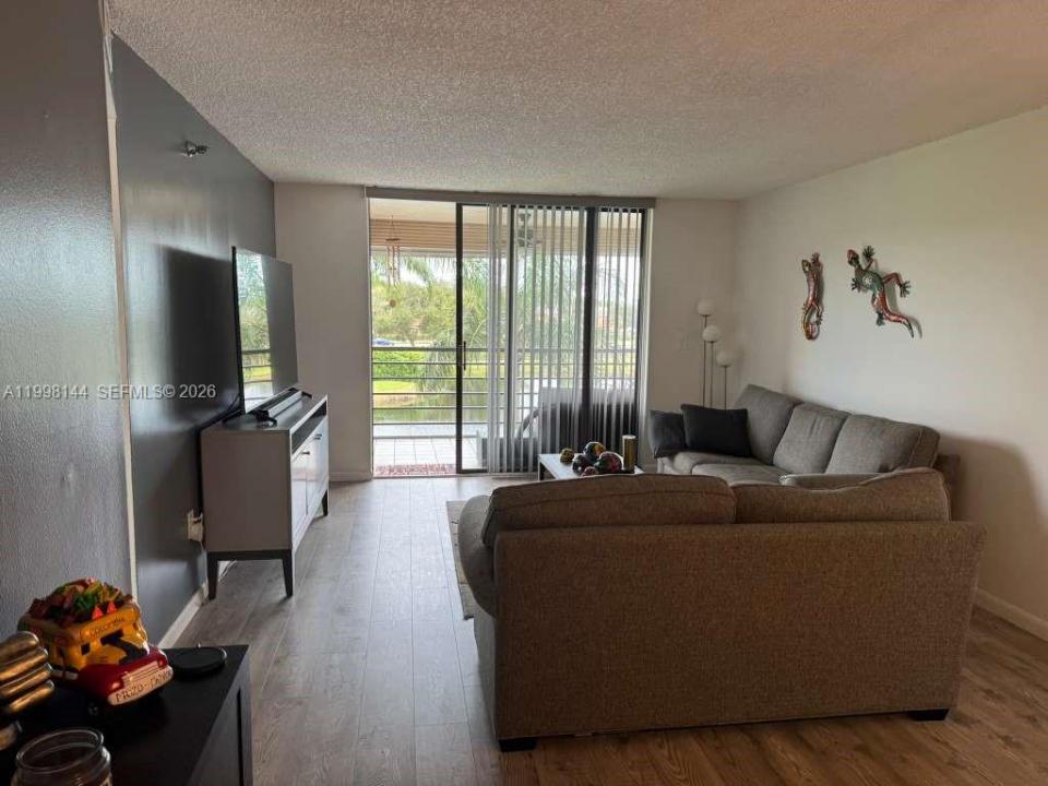 1200 Saint Charles Pl 321, Pembroke Pines, Floride 33026, États-Unis