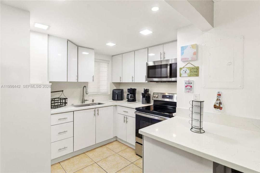 840 NW 87th Ave 405, Miami, Floride 33172, États-Unis
