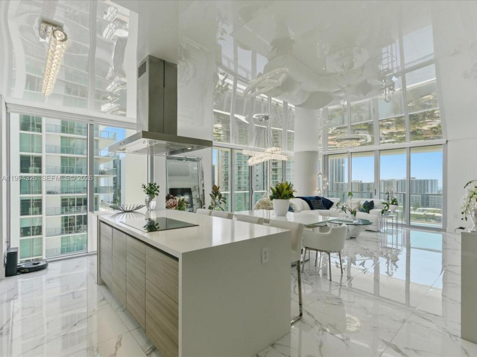 330 Sunny Isles Blvd 5-1508, Sunny Isles Beach, Floride 33160, États-Unis