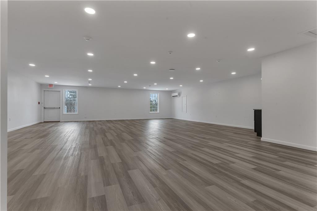 975 East Avenue A Second Floor, Burrillville, 罗得岛 02830, 美国