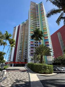 1581 Brickell Avenue 406, Miami, Floryda 33129, USA