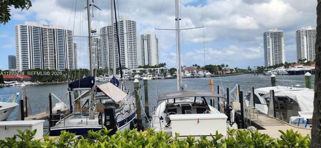 3545 Magellan Cir 352-5, Aventura, Florida 33180, USA