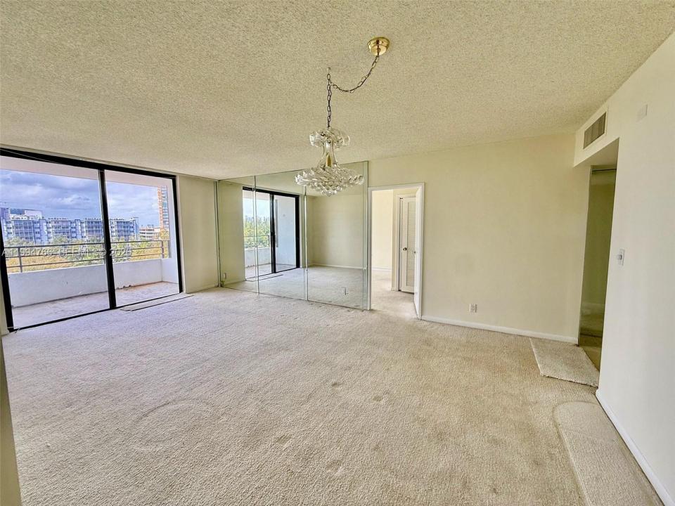 500 Three Islands Blvd 314, Hallandale Beach, Floride 33009, États-Unis
