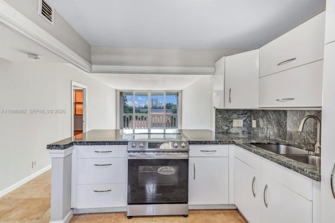 3199 S Ocean Dr 406, Hallandale Beach, Florida 33009, Stati Uniti