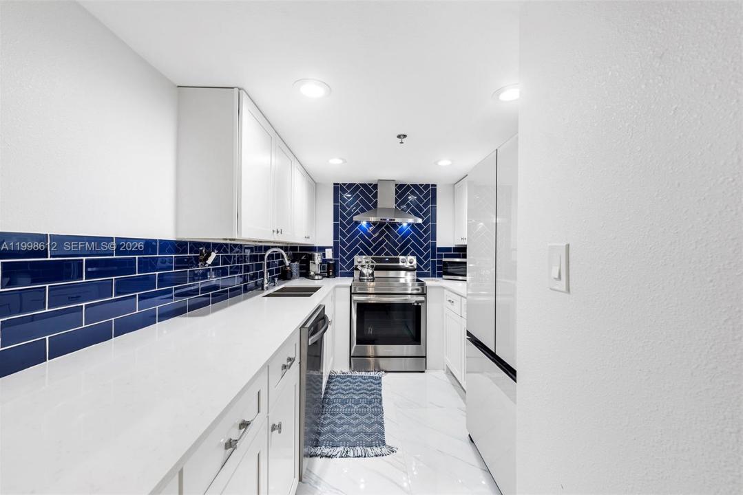 2401 Collins Ave 1007, Miami Beach, Floride 33140, États-Unis
