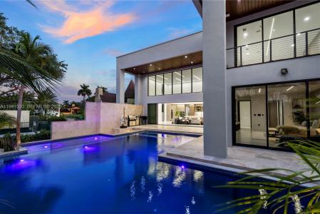775 NE 77th Ter, Miami, Florida 33138, USA