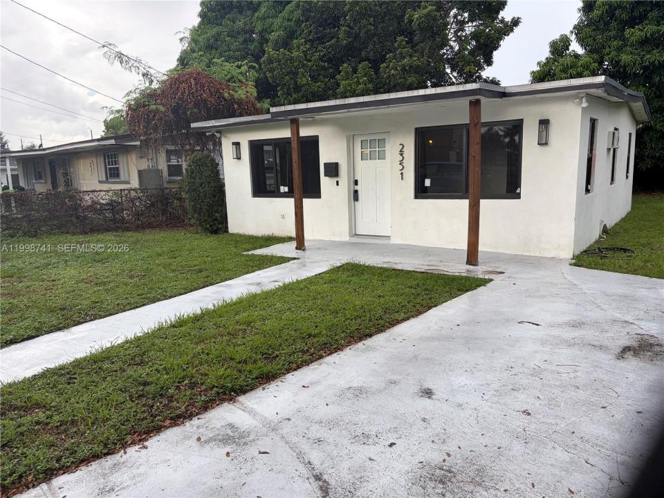 2351 NW 152nd Ter, Miami Gardens, Florida 33054, Stati Uniti