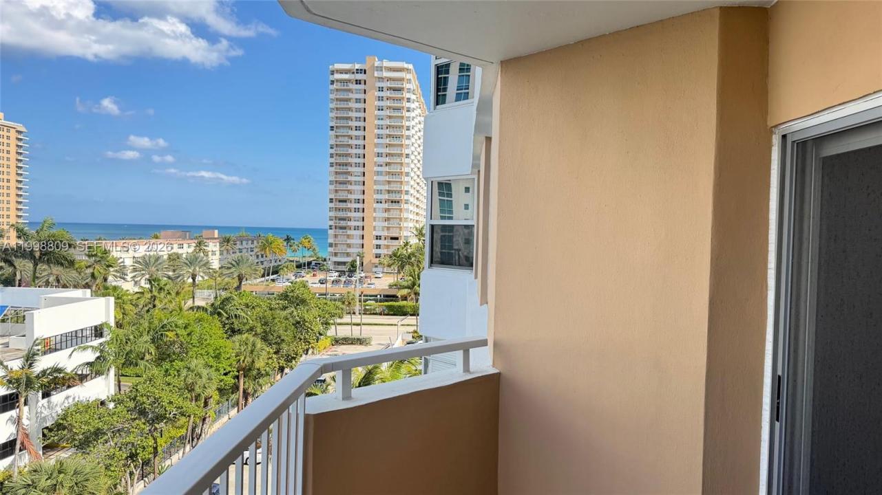 1965 S Ocean Dr 5D, Hallandale Beach, Florida 33009, USA