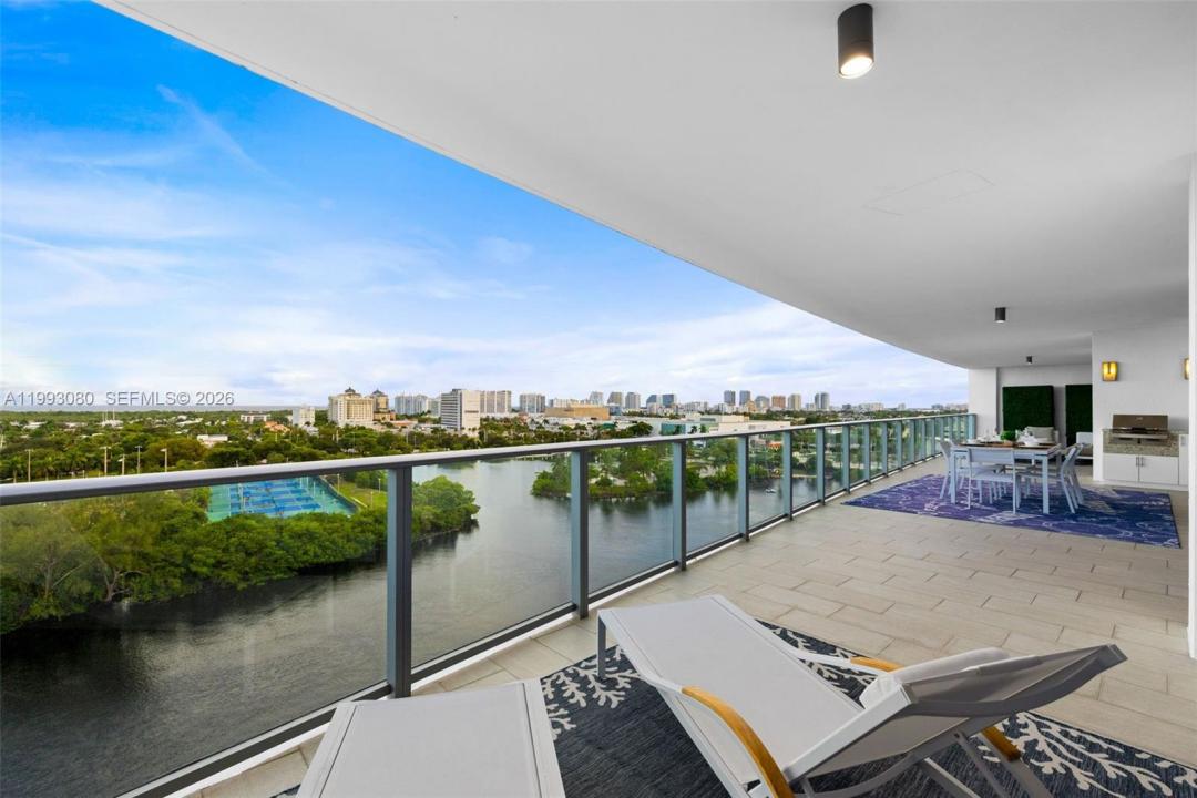 1180 N Federal Hwy 1102, Fort Lauderdale, Florida 33304, Stati Uniti