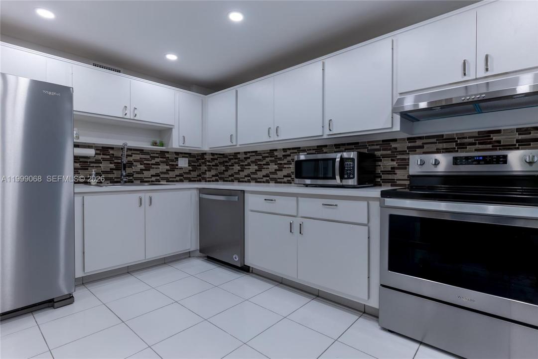 500 Three Islands Blvd 1110, Hallandale Beach, Floride 33009, États-Unis