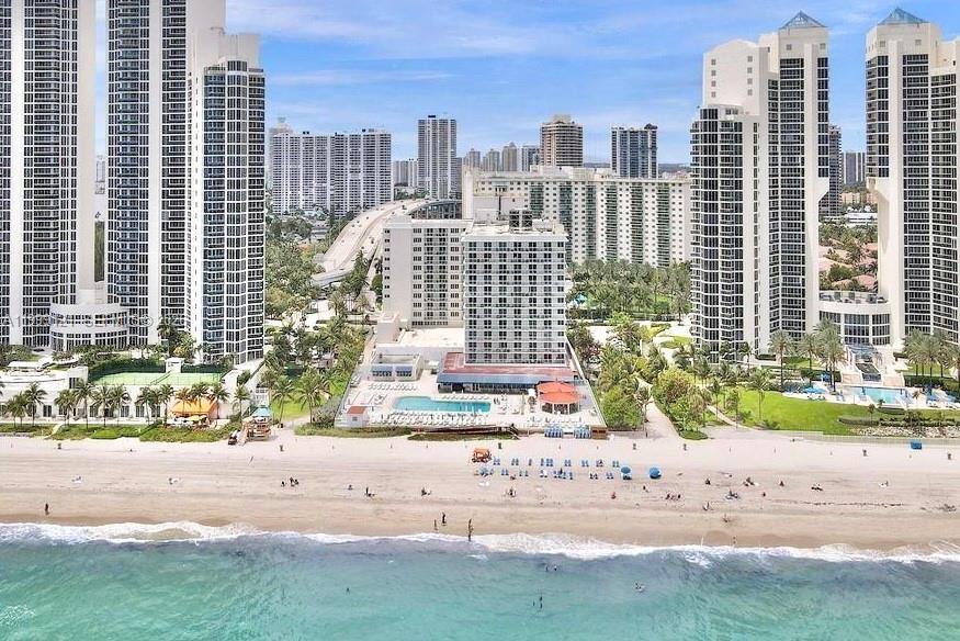 19201 Collins Ave 504, Sunny Isles Beach, Florida 33160, USA