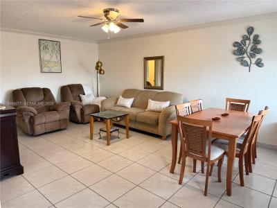 920 SW 11th Ave 11D, Hallandale Beach, Florida 33009, USA