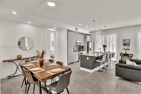 2100 Miami Rd 204, Fort Lauderdale, Florida 33316, USA