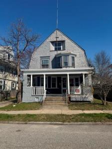 107 Massasoit Avenue, Cranston, RI 02905, USA