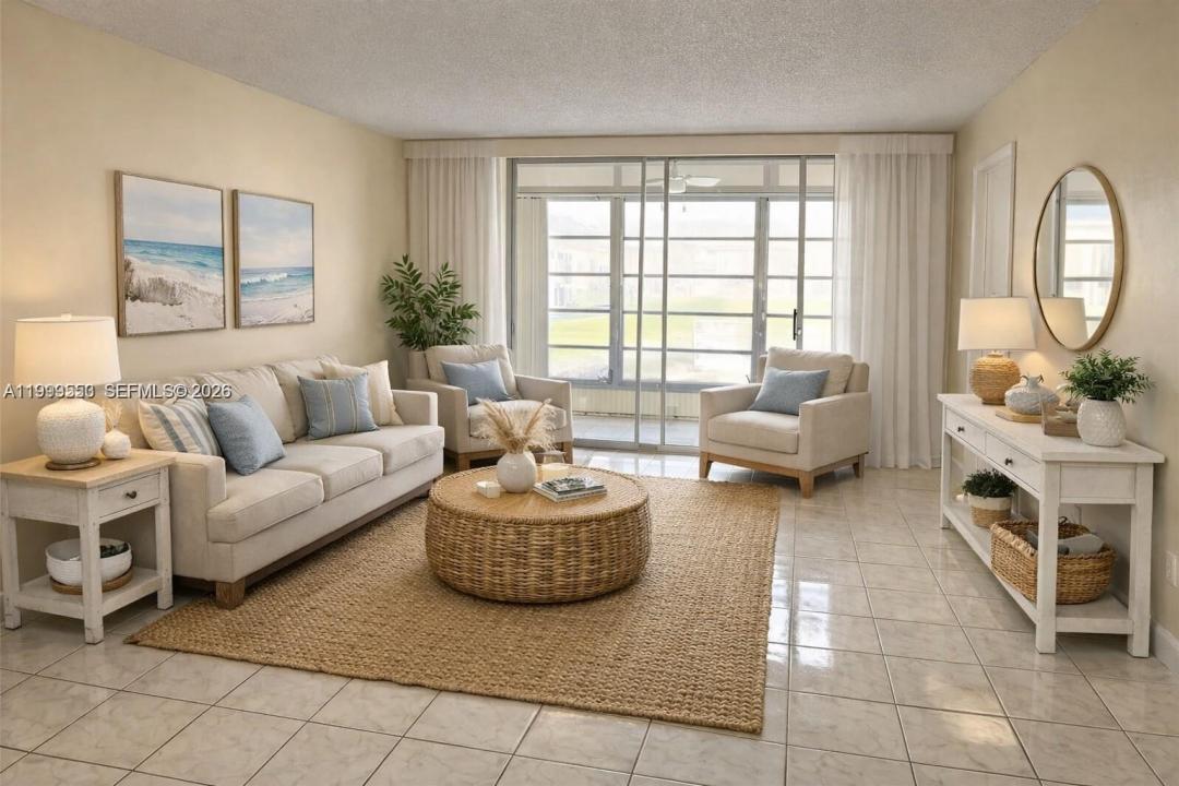 8901 Sunrise Lakes Blvd 204, Sunrise, Floride 33322, États-Unis