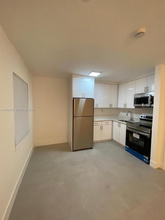 619 NE 3rd St 18, Hallandale Beach, Floride 33009, États-Unis