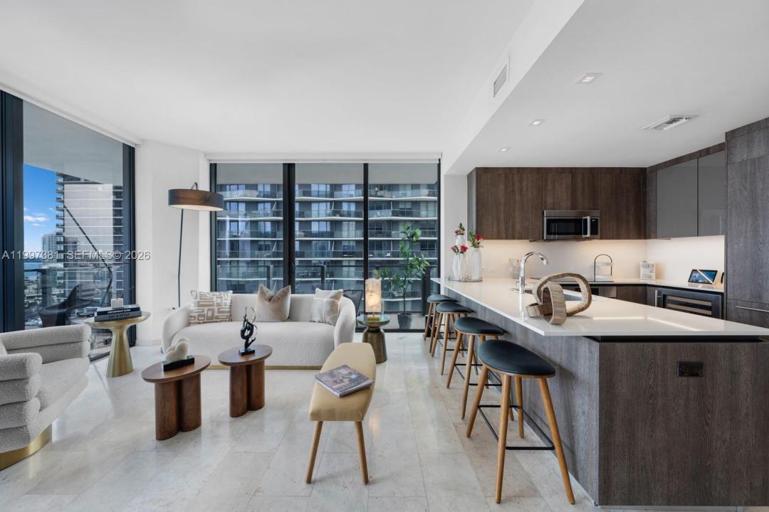 88 SW 7th St 1401, Miami, Florida 33130, Stati Uniti