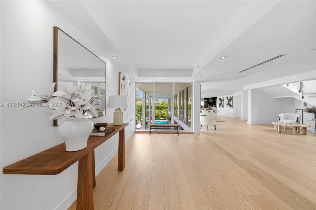 215 Palm Ave, Miami Beach, Floryda 33139, USA