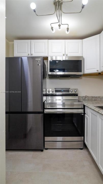 2935 NE 163rd St 4T, North Miami Beach, فلوريدا 33160, الولايات المتحدة