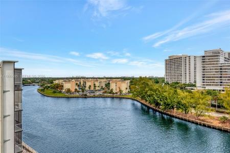 300 Diplomat Pkwy 606, Hallandale Beach, Florida 33009, USA