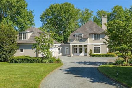 9 Ocean Lawn Lane, Newport, RI 02840, USA