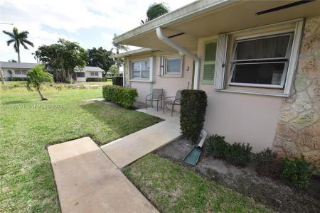 2688 Dudley Drive J, West Palm Beach, Florida 33415, USA
