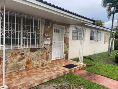 9021 SW 30th Ter, Miami, Florida 33165, USA