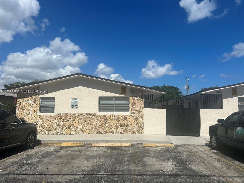 904 SW 10th St, Hallandale Beach, Florida 33009, Stati Uniti