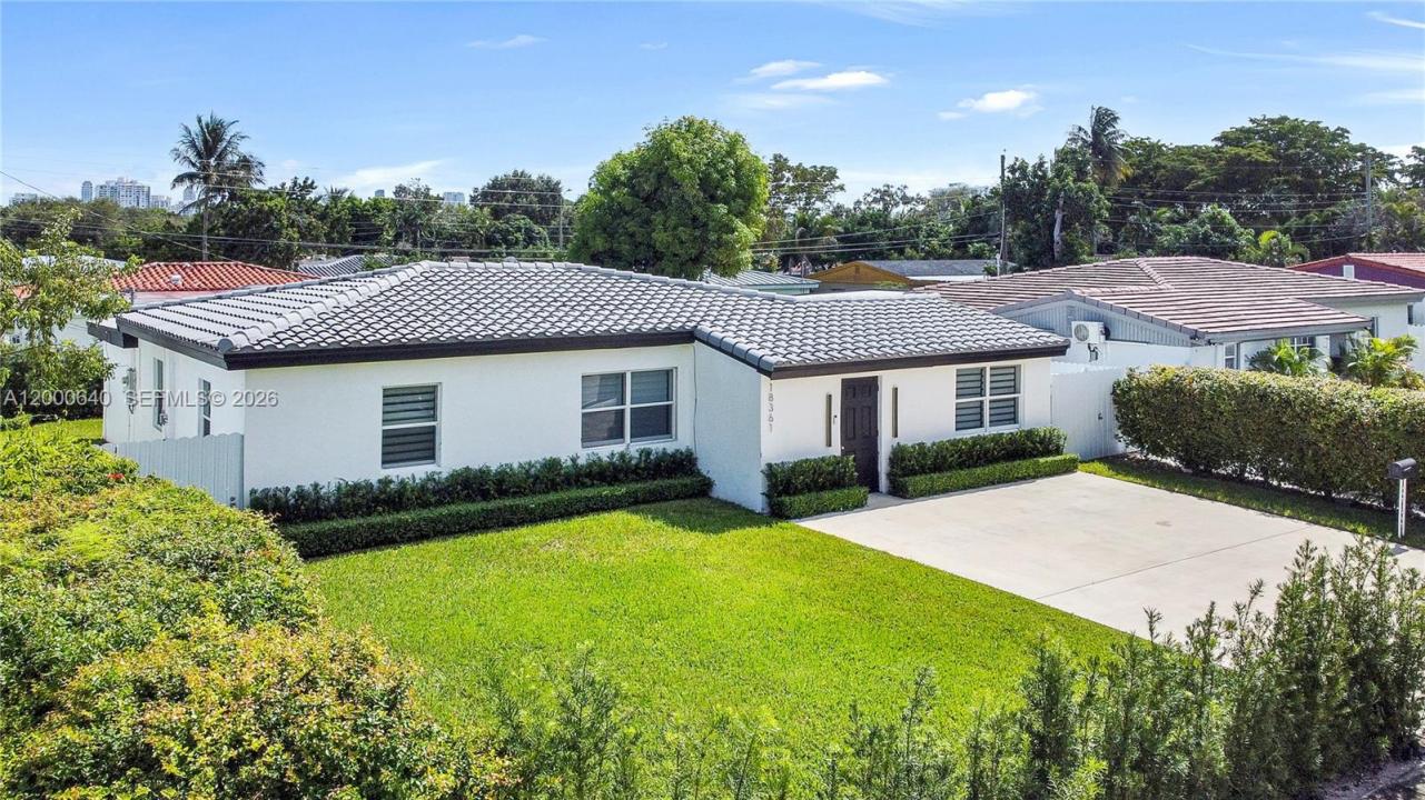 18361 NE 20th Pl 18361, North Miami Beach, Floryda 33179, USA