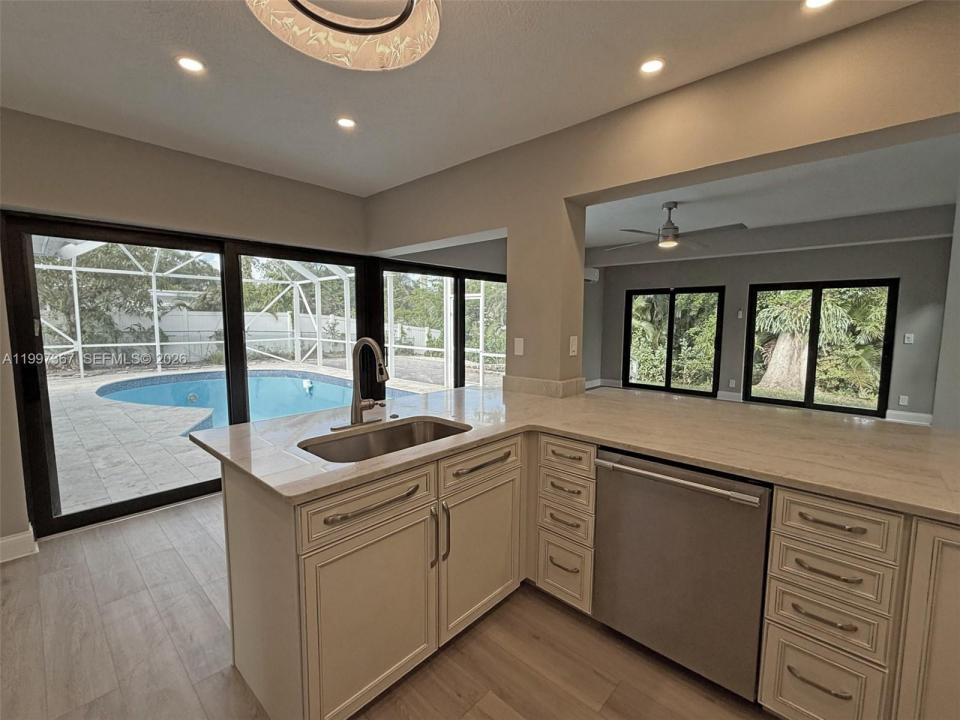 410 SW 56th Ave, Plantation, Floride 33317, États-Unis