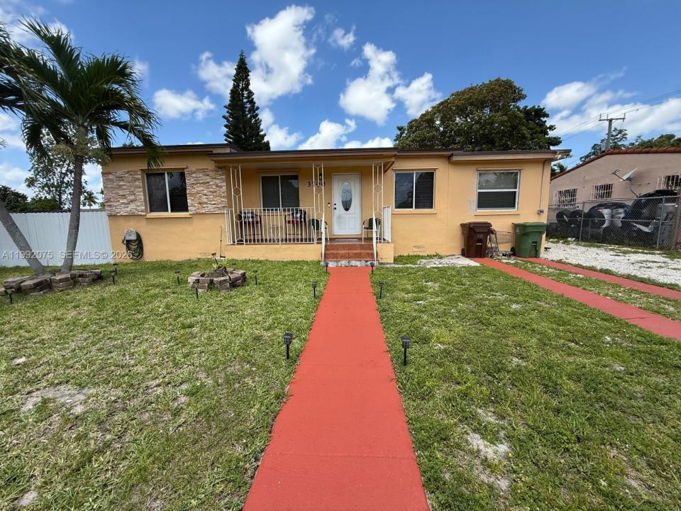 3700 W 6th Ln, Hialeah, Florida 33012, USA