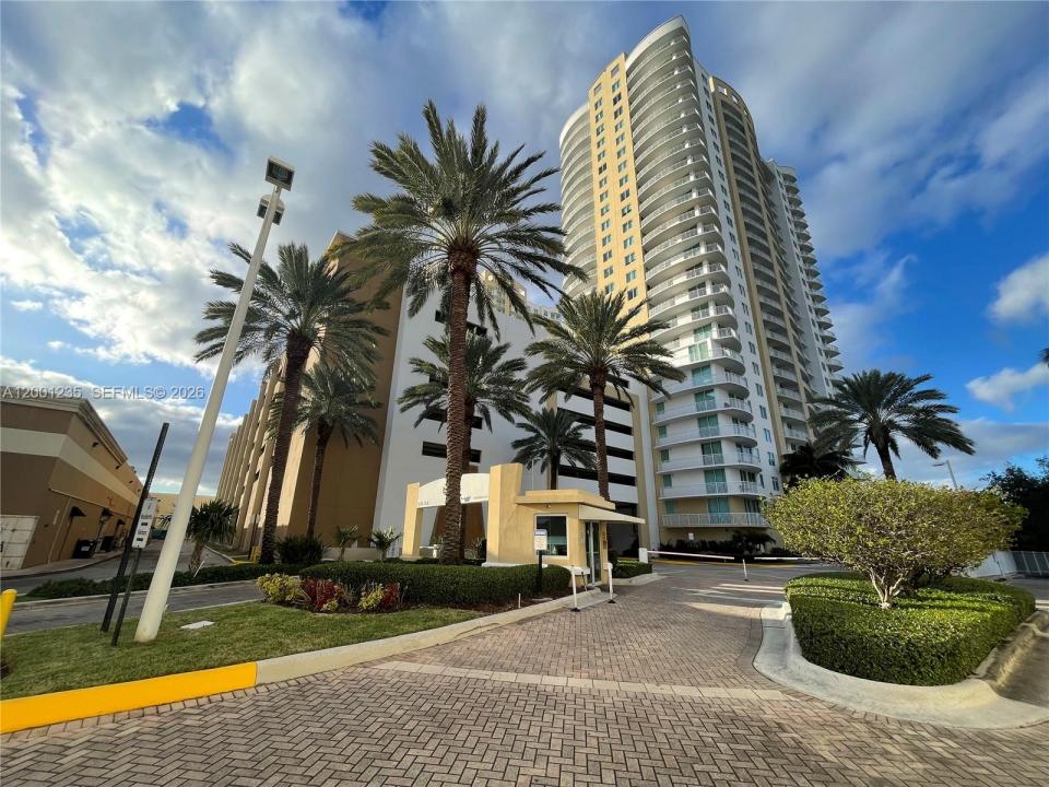 1755 E Hallandale Beach Blvd 2002E, Hallandale Beach, Floride 33009, États-Unis